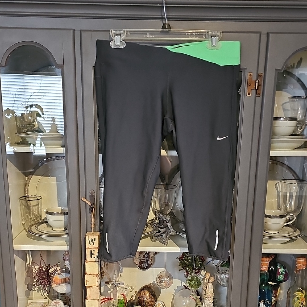 Black and Green Athletic Leggings